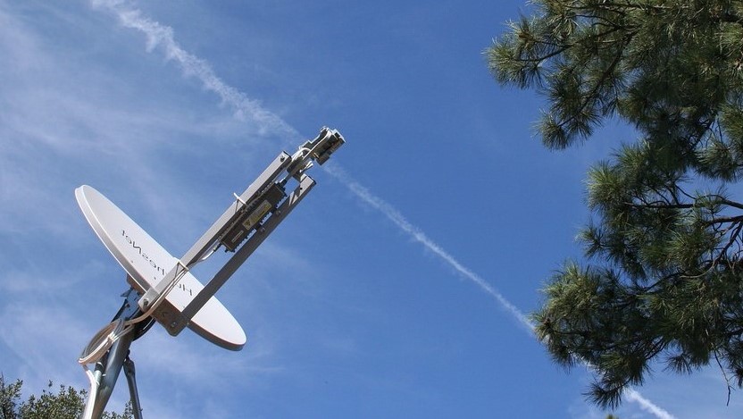 antena parabolica internet satelital rural guatemala